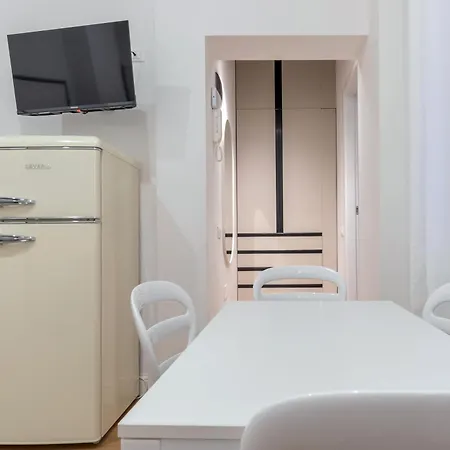 Casa Magenta A 4 Minuti Dalla Metro Wifi & Ac Апартаменты *